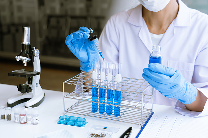 生物技術研究與開發 融合現代概念與實驗室實踐的創新之路